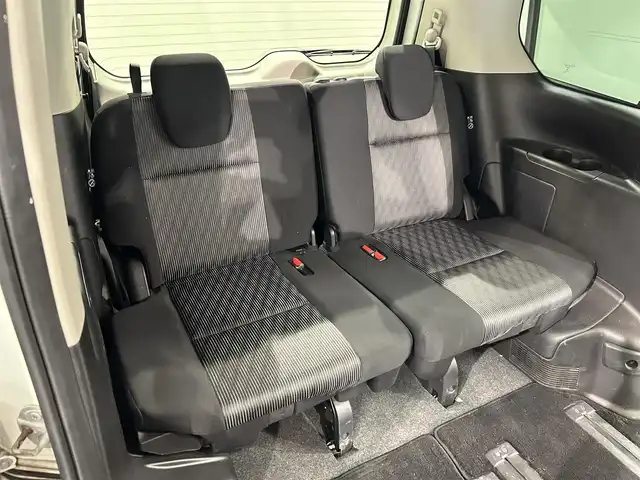 日産 セレナ ハイウェイスター 愛知県 2020(令2)年 5.9万km ブリリアントホワイトパール 純正１０インチナビ/アラウンドビューモニター/フリップダウンモニター/衝突軽減ブレーキ/車線離脱警報/ブラインドスポットモニター/クリアランスソナー/クルーズコントロール/両側電動スライドドア/ドライブレコーダー/ＥＴＣ/アクセサリーソケット/純正フロアマット/純正16インチアルミホイール/スタッドレスタイヤ付き
