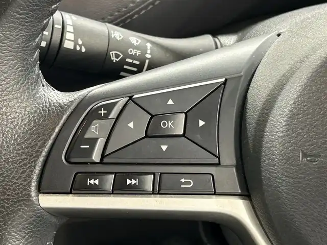 日産 セレナ ハイウェイスター 愛知県 2020(令2)年 5.9万km ブリリアントホワイトパール 純正１０インチナビ/アラウンドビューモニター/フリップダウンモニター/衝突軽減ブレーキ/車線離脱警報/ブラインドスポットモニター/クリアランスソナー/クルーズコントロール/両側電動スライドドア/ドライブレコーダー/ＥＴＣ/アクセサリーソケット/純正フロアマット/純正16インチアルミホイール/スタッドレスタイヤ付き