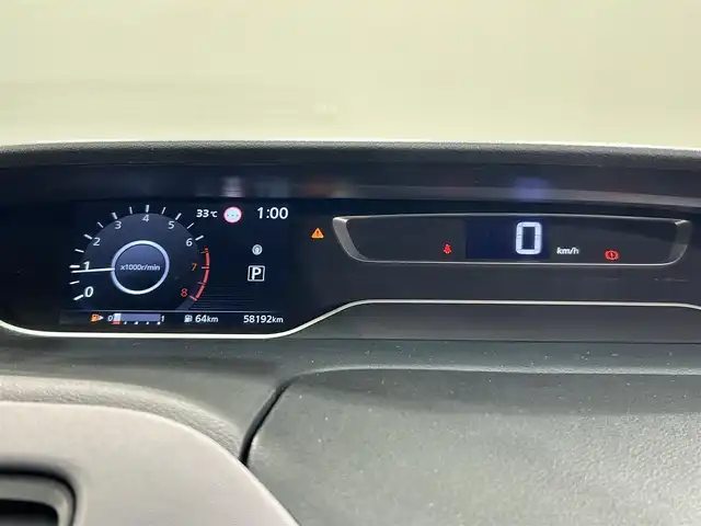 日産 セレナ ハイウェイスター 愛知県 2020(令2)年 5.9万km ブリリアントホワイトパール 純正１０インチナビ/アラウンドビューモニター/フリップダウンモニター/衝突軽減ブレーキ/車線離脱警報/ブラインドスポットモニター/クリアランスソナー/クルーズコントロール/両側電動スライドドア/ドライブレコーダー/ＥＴＣ/アクセサリーソケット/純正フロアマット/純正16インチアルミホイール/スタッドレスタイヤ付き