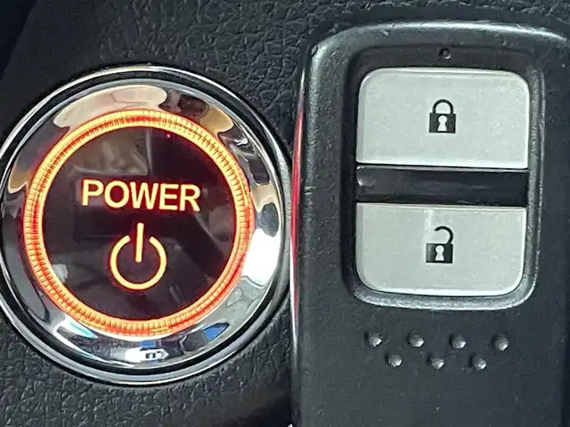 ホンダ ヴェゼル ハイブリッド Z ホンダセンシング 熊本県 2018(平30)年 6.1万km プラチナホワイトパール ワンオーナー　/禁煙車　/純正ナビ（ＣＤ・ＤＶＤ・フルセグ・ＢＴ・ＳＤ・ＵＳＢ・HDMI）/バックカメラ　/ビルトインＥＴＣ　/社外前方ドライブレコーダー　/レーダークルーズコントロール/前後クリアランスソナー　/前席シートヒーター/ハーフレザーシート/純正フロアマット/純正１７インチAW/オートライト/LEDヘッドライト/フォグライト/スマートキー/プッシュスタート/スペアキー1本/保証書/取扱説明書