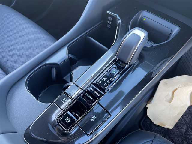 トヨタ クラウン エステート Z 東京都 2025(令7)年 0.1千km プレシャスホワイトパール 4WD/寒冷地仕様/モデリスタエアロセット/ガラスルーフ/デジタルインナーミラー/純正ナビ/アラウンドビューモニター/バックカメラ/フルセグTV/Bluetooth/トヨタセーフティセンス/・プリクラッシュセーフティー/・レーントレーシングアシスト/・レーンディパーチャーアラート/・レーダークルーズコントロール/・アダプティブハイビームシステム/・ロードサインアシスト/ヘッドアップディスプレイ/クリアランスソナー/周辺車両接近時サポート/プロアクティブドライビングアシスト/ブラインドスポットモニター/置くだけ充電/電動リアゲート/ハンドルヒーター/本革レザーシート/エアーシート/シートヒーター/パワーシート/純正アルミホイール/純正フロアマットロイヤルタイプ/純正ビルトインETC2.0/純正ドライブレコーダー/LEDヘッドライト/オートライト/フォグランプ