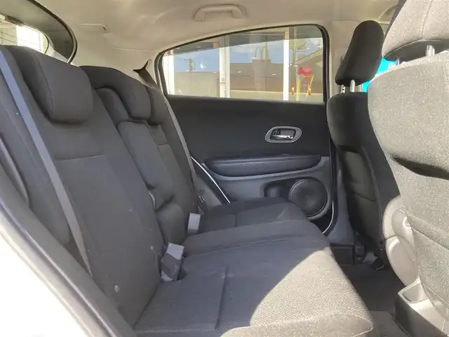 ホンダ ヴェゼル X 長崎県 2015(平27)年 15.3万km ホワイトオーキッドパール 衝突被害軽減ブレーキ/メーカーOPナビ/・Bluetooth接続/・フルセグTV/・DVD再生/バックカメラ/ビルトインETC/クルーズコントロール/革巻きステアリング/ステアリングスイッチ/電子パーキング/オートホールド機能/ECON/ISOFIX/LEDオートヘッドライト/USB接続/HDIM接続