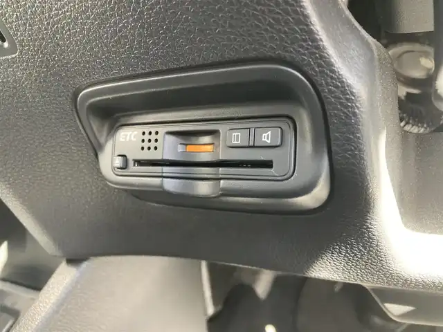 ホンダ ヴェゼル X 長崎県 2015(平27)年 15.3万km ホワイトオーキッドパール 衝突被害軽減ブレーキ/メーカーOPナビ/・Bluetooth接続/・フルセグTV/・DVD再生/バックカメラ/ビルトインETC/クルーズコントロール/革巻きステアリング/ステアリングスイッチ/電子パーキング/オートホールド機能/ECON/ISOFIX/LEDオートヘッドライト/USB接続/HDIM接続