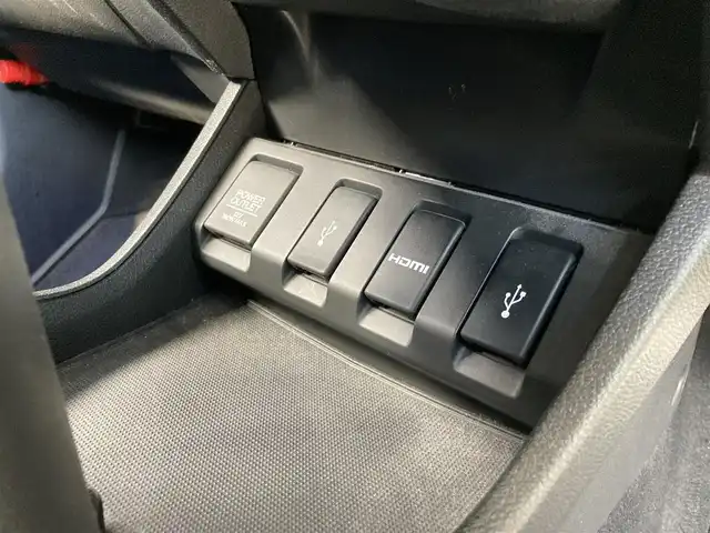 ホンダ ヴェゼル X 長崎県 2015(平27)年 15.3万km ホワイトオーキッドパール 衝突被害軽減ブレーキ/メーカーOPナビ/・Bluetooth接続/・フルセグTV/・DVD再生/バックカメラ/ビルトインETC/クルーズコントロール/革巻きステアリング/ステアリングスイッチ/電子パーキング/オートホールド機能/ECON/ISOFIX/LEDオートヘッドライト/USB接続/HDIM接続