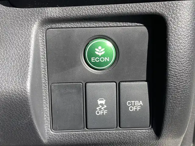 ホンダ ヴェゼル X 長崎県 2015(平27)年 15.3万km ホワイトオーキッドパール 衝突被害軽減ブレーキ/メーカーOPナビ/・Bluetooth接続/・フルセグTV/・DVD再生/バックカメラ/ビルトインETC/クルーズコントロール/革巻きステアリング/ステアリングスイッチ/電子パーキング/オートホールド機能/ECON/ISOFIX/LEDオートヘッドライト/USB接続/HDIM接続