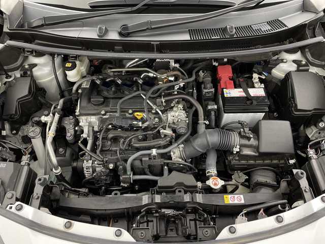 トヨタ ヤリスクロス Z 新潟県 2023(令5)年 2.8万km プラチナホワイトパールマイカ 4WD/純正ディスプレイオーディオ/　　AM/FM/BT/USB/MiraCast/バックカメラ/レーダークルーズコントロール/LEDオートライト/オートマチックハイビーム/ハーフレザーシート/シートヒーター/純正アルミホイール/ステアリングスイッチ/ステアリングヒーター/ンUSBポート/TypeCポート/スマートキー/ETC