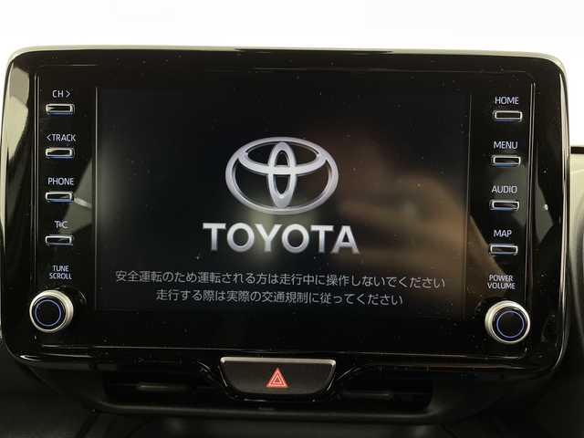 トヨタ ヤリスクロス Z 新潟県 2023(令5)年 2.8万km プラチナホワイトパールマイカ 4WD/純正ディスプレイオーディオ/　　AM/FM/BT/USB/MiraCast/バックカメラ/レーダークルーズコントロール/LEDオートライト/オートマチックハイビーム/ハーフレザーシート/シートヒーター/純正アルミホイール/ステアリングスイッチ/ステアリングヒーター/ンUSBポート/TypeCポート/スマートキー/ETC