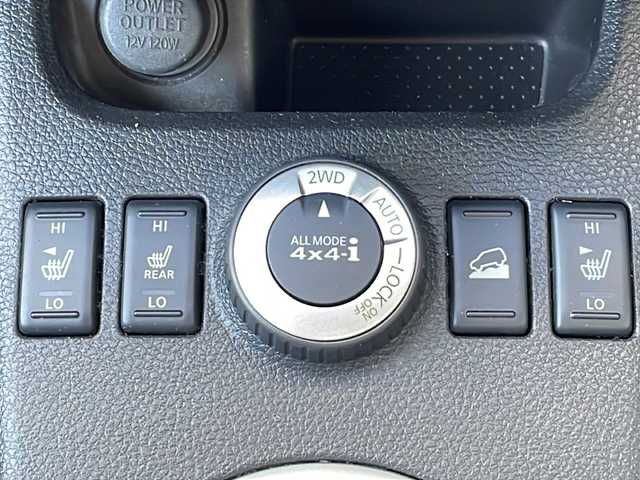 日産 エクストレイル 20X 岐阜県 2011(平23)年 9.8万km ブリリアントホワイトパール /ワンオーナー//純正7インチHDDナビ/(CD/DVD/USB/AM/FM/ワンセグTV/BT)//4WD//バックカメラ//レザーシート//オートライト//全席シートヒーター//純正フロアマット//純正ドアバイザー//純正17インチアルミホイール//スペアキー×1//ETC