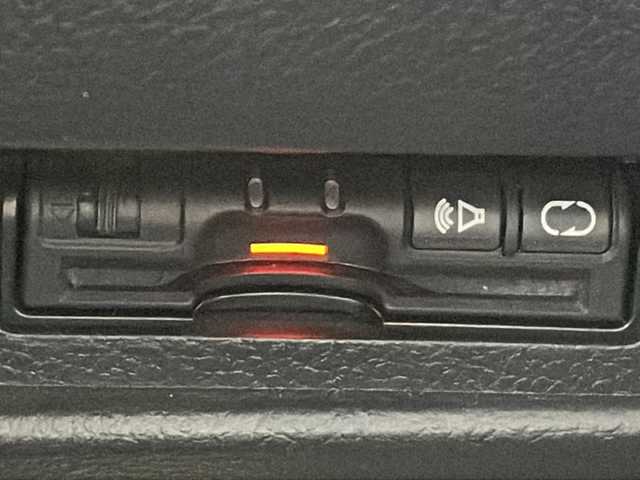 日産 エクストレイル 20X 岐阜県 2011(平23)年 9.8万km ブリリアントホワイトパール /ワンオーナー//純正7インチHDDナビ/(CD/DVD/USB/AM/FM/ワンセグTV/BT)//4WD//バックカメラ//レザーシート//オートライト//全席シートヒーター//純正フロアマット//純正ドアバイザー//純正17インチアルミホイール//スペアキー×1//ETC