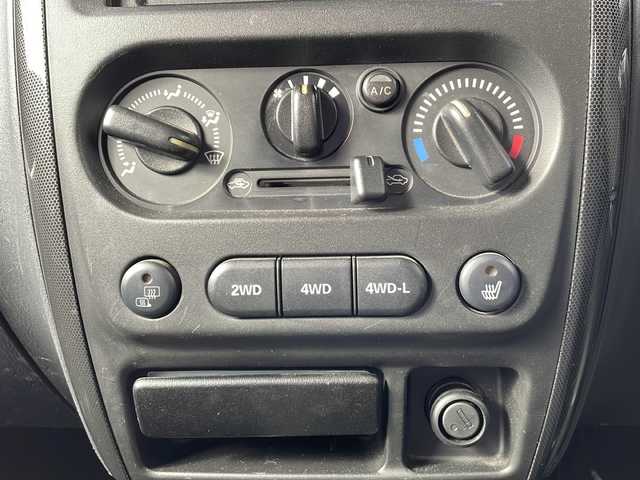 スズキ ジムニー クロスアドベンチャー XC 道北・旭川 2012(平24)年 10.2万km パールメタリックカシミールブルー /禁煙車//社外オーディオ//ＵＳＢ・ＡＵＸ//ハーフレザーシート//Ｄ席シートヒーター//ミラーヒーター//ヘッドライトレベライザー//フォグライト//スペアキー//ＥＴＣ//保証書