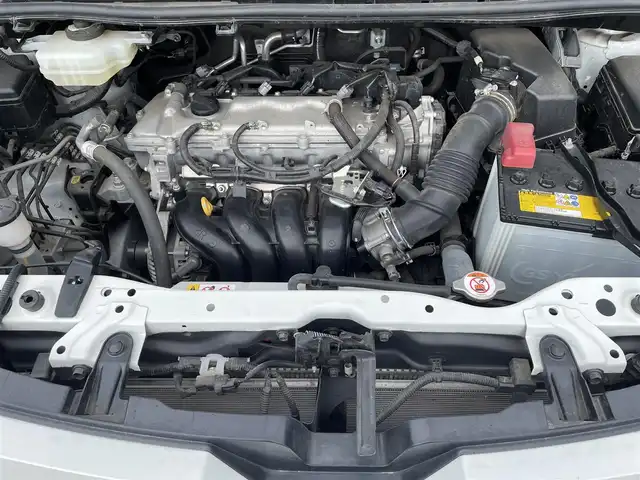 トヨタ ヴォクシー ZS 煌Ⅱ 滋賀県 2019(平31)年 2.1万km ホワイトパールクリスタルシャイン 両側パワースライドドア/フリップダウンモニター/社外7インチナビ【AVIC-RQ902】/(AM/FM/CD/DVD/フルセグ/Bluetooth/USB)/前ドライブレコーダー/ETC/GPSレーダー探知機/バックカメラ/トヨタセーフティセンス/・踏み間違い防止アシスト/・ブレーキアシスト/・プリクラッシュブレーキアシスト/・ヒルスタート（坂道発進）アシスト/・前方衝突防止支援システム/・VDC（ビークルダイナミクスコントロール）/・レーンキープアシスト/・ASCD（オートスピードコントロール装置）/・ABS（アンチロックブレーキシステム）/電動格納ミラー/アイドリングストップ/本革巻きステアリング/ステアリングスイッチ/オートライト/オートハイビーム/LEDヘッドライト/フロントフォグ/フルオートエアコン/USB端子/プッシュスタート/スマートキー/純正フロアマット/純正ドアバイザー