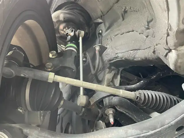 トヨタ ヴォクシー ZS 煌Ⅱ 滋賀県 2019(平31)年 2.1万km ホワイトパールクリスタルシャイン 両側パワースライドドア/フリップダウンモニター/社外7インチナビ【AVIC-RQ902】/(AM/FM/CD/DVD/フルセグ/Bluetooth/USB)/前ドライブレコーダー/ETC/GPSレーダー探知機/バックカメラ/トヨタセーフティセンス/・踏み間違い防止アシスト/・ブレーキアシスト/・プリクラッシュブレーキアシスト/・ヒルスタート（坂道発進）アシスト/・前方衝突防止支援システム/・VDC（ビークルダイナミクスコントロール）/・レーンキープアシスト/・ASCD（オートスピードコントロール装置）/・ABS（アンチロックブレーキシステム）/電動格納ミラー/アイドリングストップ/本革巻きステアリング/ステアリングスイッチ/オートライト/オートハイビーム/LEDヘッドライト/フロントフォグ/フルオートエアコン/USB端子/プッシュスタート/スマートキー/純正フロアマット/純正ドアバイザー