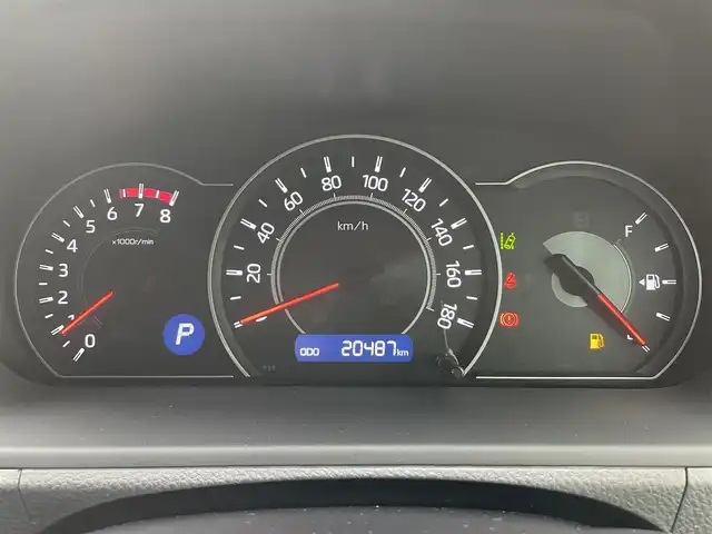 トヨタ ヴォクシー ZS 煌Ⅱ 滋賀県 2019(平31)年 2.1万km ホワイトパールクリスタルシャイン 両側パワースライドドア/フリップダウンモニター/社外7インチナビ【AVIC-RQ902】/(AM/FM/CD/DVD/フルセグ/Bluetooth/USB)/前ドライブレコーダー/ETC/GPSレーダー探知機/バックカメラ/トヨタセーフティセンス/・踏み間違い防止アシスト/・ブレーキアシスト/・プリクラッシュブレーキアシスト/・ヒルスタート（坂道発進）アシスト/・前方衝突防止支援システム/・VDC（ビークルダイナミクスコントロール）/・レーンキープアシスト/・ASCD（オートスピードコントロール装置）/・ABS（アンチロックブレーキシステム）/電動格納ミラー/アイドリングストップ/本革巻きステアリング/ステアリングスイッチ/オートライト/オートハイビーム/LEDヘッドライト/フロントフォグ/フルオートエアコン/USB端子/プッシュスタート/スマートキー/純正フロアマット/純正ドアバイザー