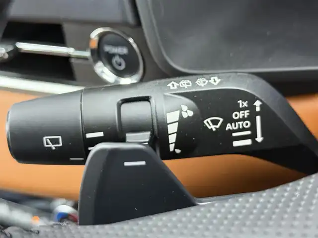三菱 アウトランダー ＰＨＥＶ P 愛知県 2022(令4)年 3.4万km ブラックダイヤモンド 4WD/e-Assist/オートマチックハイビーム/衝突被害軽減ブレーキ/車線逸脱警報システム/ふらつき警報/BSW/マイパイロット/レーダークルーズコントロール/車線維持支援機能/純正12.3インチナビ/フルセグTV/Bluetooth/BOSEサウンド/マルチアラウンドモニター/ドライブレコーダー/ビルトインETC2.0/革巻きステアリング/ステアリングリモコン/パドルシフト/レザーシート/前席シートヒーター/前席パワーシート/AC100V/パワーバックドア/純正LEDヘッドライト/フォグランプ/社外フロントスポイラー/社外20インチアルミホイール/取扱説明書/スペアキー