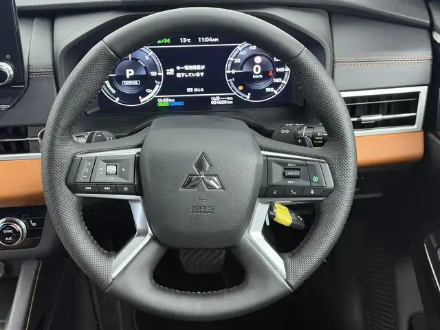 三菱 アウトランダー ＰＨＥＶ P 愛知県 2022(令4)年 3.4万km ブラックダイヤモンド 4WD/e-Assist/オートマチックハイビーム/衝突被害軽減ブレーキ/車線逸脱警報システム/ふらつき警報/BSW/マイパイロット/レーダークルーズコントロール/車線維持支援機能/純正12.3インチナビ/フルセグTV/Bluetooth/BOSEサウンド/マルチアラウンドモニター/ドライブレコーダー/ビルトインETC2.0/革巻きステアリング/ステアリングリモコン/パドルシフト/レザーシート/前席シートヒーター/前席パワーシート/AC100V/パワーバックドア/純正LEDヘッドライト/フォグランプ/社外フロントスポイラー/社外20インチアルミホイール/取扱説明書/スペアキー