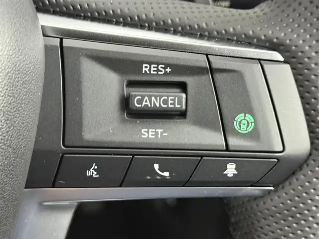 三菱 アウトランダー ＰＨＥＶ P 愛知県 2022(令4)年 3.4万km ブラックダイヤモンド 4WD/e-Assist/オートマチックハイビーム/衝突被害軽減ブレーキ/車線逸脱警報システム/ふらつき警報/BSW/マイパイロット/レーダークルーズコントロール/車線維持支援機能/純正12.3インチナビ/フルセグTV/Bluetooth/BOSEサウンド/マルチアラウンドモニター/ドライブレコーダー/ビルトインETC2.0/革巻きステアリング/ステアリングリモコン/パドルシフト/レザーシート/前席シートヒーター/前席パワーシート/AC100V/パワーバックドア/純正LEDヘッドライト/フォグランプ/社外フロントスポイラー/社外20インチアルミホイール/取扱説明書/スペアキー
