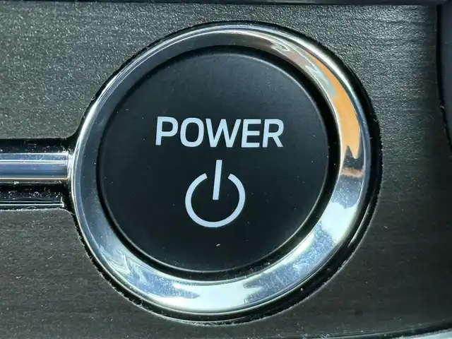 三菱 アウトランダー ＰＨＥＶ P 愛知県 2022(令4)年 3.4万km ブラックダイヤモンド 4WD/e-Assist/オートマチックハイビーム/衝突被害軽減ブレーキ/車線逸脱警報システム/ふらつき警報/BSW/マイパイロット/レーダークルーズコントロール/車線維持支援機能/純正12.3インチナビ/フルセグTV/Bluetooth/BOSEサウンド/マルチアラウンドモニター/ドライブレコーダー/ビルトインETC2.0/革巻きステアリング/ステアリングリモコン/パドルシフト/レザーシート/前席シートヒーター/前席パワーシート/AC100V/パワーバックドア/純正LEDヘッドライト/フォグランプ/社外フロントスポイラー/社外20インチアルミホイール/取扱説明書/スペアキー