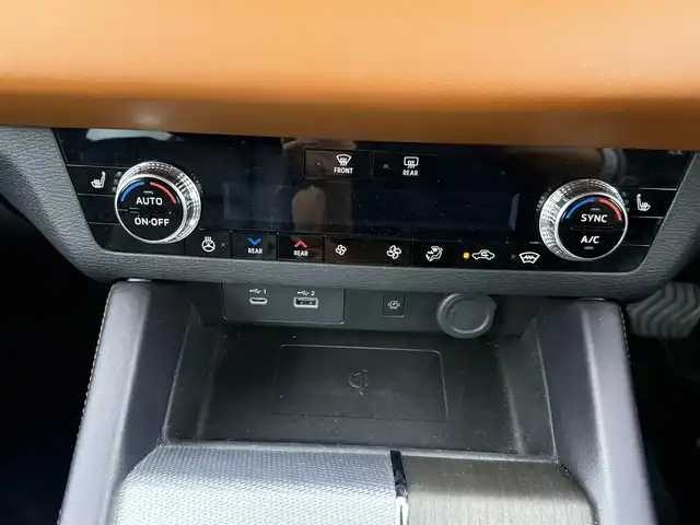 三菱 アウトランダー ＰＨＥＶ P 愛知県 2022(令4)年 3.4万km ブラックダイヤモンド 4WD/e-Assist/オートマチックハイビーム/衝突被害軽減ブレーキ/車線逸脱警報システム/ふらつき警報/BSW/マイパイロット/レーダークルーズコントロール/車線維持支援機能/純正12.3インチナビ/フルセグTV/Bluetooth/BOSEサウンド/マルチアラウンドモニター/ドライブレコーダー/ビルトインETC2.0/革巻きステアリング/ステアリングリモコン/パドルシフト/レザーシート/前席シートヒーター/前席パワーシート/AC100V/パワーバックドア/純正LEDヘッドライト/フォグランプ/社外フロントスポイラー/社外20インチアルミホイール/取扱説明書/スペアキー