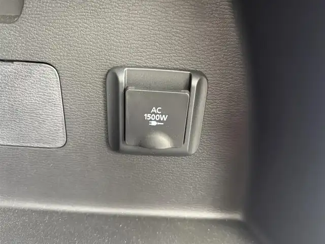 三菱 アウトランダー ＰＨＥＶ P 愛知県 2022(令4)年 3.4万km ブラックダイヤモンド 4WD/e-Assist/オートマチックハイビーム/衝突被害軽減ブレーキ/車線逸脱警報システム/ふらつき警報/BSW/マイパイロット/レーダークルーズコントロール/車線維持支援機能/純正12.3インチナビ/フルセグTV/Bluetooth/BOSEサウンド/マルチアラウンドモニター/ドライブレコーダー/ビルトインETC2.0/革巻きステアリング/ステアリングリモコン/パドルシフト/レザーシート/前席シートヒーター/前席パワーシート/AC100V/パワーバックドア/純正LEDヘッドライト/フォグランプ/社外フロントスポイラー/社外20インチアルミホイール/取扱説明書/スペアキー
