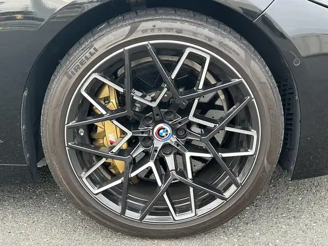 ＢＭＷ Ｍ８ クーペ コンペティション 静岡県 2022(令4)年 2.3万km サファイアブラックP 左ハンドル/法人ワンオーナー車/V型8気筒DOHCガソリンエンジン/カーボンファイバー製ルーフ/インテリジェントセーフティ/BMWライブコックピット/・12.3インチマルチディスプレイメーターパネル/・10.25インチワイドコントロ―ディスプレイ（タッチパネル機能付）/フルセグTV/AM/FM/ETC（ルームミラー内蔵DSRC車載器）/ドライビングアシストプロフェッショナル/・アクティブクルーズコントロール（ストップ＆ゴー機能付）/・クロストラフィック（フロント&リヤ）/・レーンコントロールアシスト/パーキングアシストプラス/・リバースアシスト（後退時ステアリングアシスト機能）/Mスポーツシート/・D/N席メモリー機能/・バックレスト幅調節機能/前席ベンチレーション＆シートヒーター/フルレザーメリノ/アルカンタラコンビシート/カーテンヘッドエアバッグ（フロント＆リヤ）/LEDコーナリングライト/レインセンサー/オートライト/リヤフォグランプ/ハイビームアシスタント/ヘッドアップディスプレイ/コンフォートアクセス/APPLECARPLAY/Mリヤスポイラー/バイカラー20AW/カラーコード475