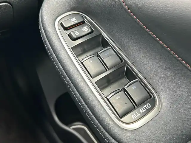 トヨタ クラウン ハイブリッド アスリートG 滋賀県 2013(平25)年 14.9万km ホワイトパールクリスタルシャイン 純正メーカーナビ/　【AM・FM/Bluetooth/DISC/USB】/バックカメラ/クルーズコントロール/横滑り防止システム/クリアランスソナー/ドライブレコーダー/パワーシートD/N/エアベンチレーションD/N/ステアリングヒーター/ステアリングスイッチ/ハンズフリーフォン/プッシュスタート/スマートキー/スペアキー/純正フロアマット/純正ドアバイザー/電動格納ミラー/EV MODE/テレビキャンセラー/フロントフォグ