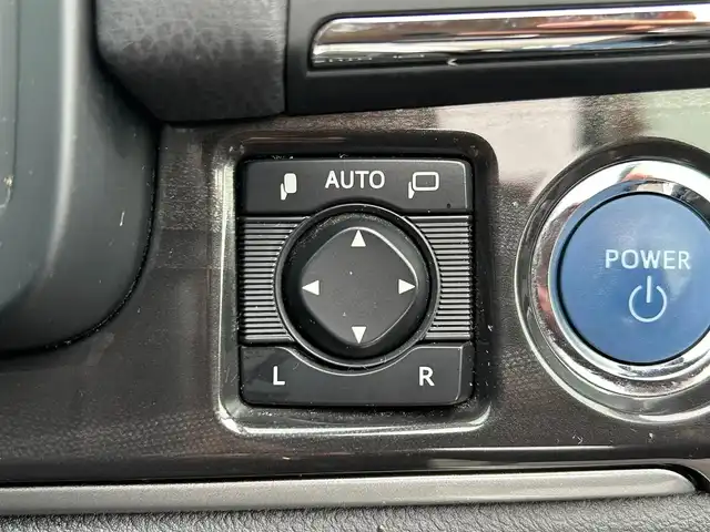 トヨタ クラウン ハイブリッド アスリートG 滋賀県 2013(平25)年 14.9万km ホワイトパールクリスタルシャイン 純正メーカーナビ/　【AM・FM/Bluetooth/DISC/USB】/バックカメラ/クルーズコントロール/横滑り防止システム/クリアランスソナー/ドライブレコーダー/パワーシートD/N/エアベンチレーションD/N/ステアリングヒーター/ステアリングスイッチ/ハンズフリーフォン/プッシュスタート/スマートキー/スペアキー/純正フロアマット/純正ドアバイザー/電動格納ミラー/EV MODE/テレビキャンセラー/フロントフォグ