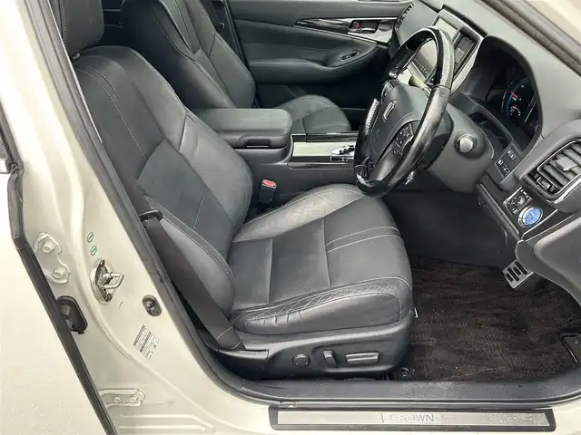 トヨタ クラウン ハイブリッド アスリートG 滋賀県 2013(平25)年 14.9万km ホワイトパールクリスタルシャイン 純正メーカーナビ/　【AM・FM/Bluetooth/DISC/USB】/バックカメラ/クルーズコントロール/横滑り防止システム/クリアランスソナー/ドライブレコーダー/パワーシートD/N/エアベンチレーションD/N/ステアリングヒーター/ステアリングスイッチ/ハンズフリーフォン/プッシュスタート/スマートキー/スペアキー/純正フロアマット/純正ドアバイザー/電動格納ミラー/EV MODE/テレビキャンセラー/フロントフォグ