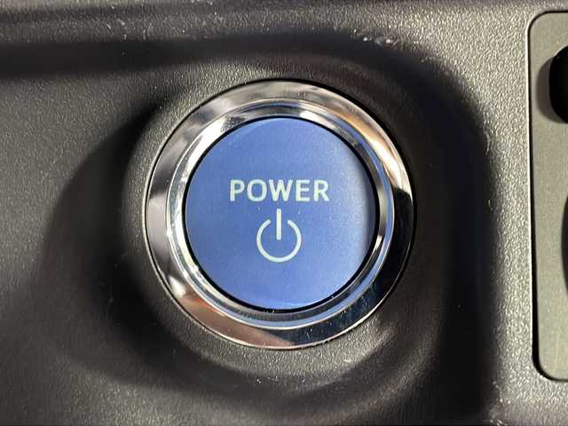 トヨタ アクア S スタイルブラック 沖縄県 2016(平28)年 8.3万km ディープアメジストマイカメタリック 県外仕入れ/禁煙車/純正7インチナビ（NSZT-W66T）/（フルセグ/CD/DVD/BT）/バックカメラ/衝突被害軽減ブレーキ/車線逸脱警報/オートライト/オートハイビーム/社外15インチアルミホイール/社外フロアマット/プッシュスタート/スマートキー/ドアバイザー