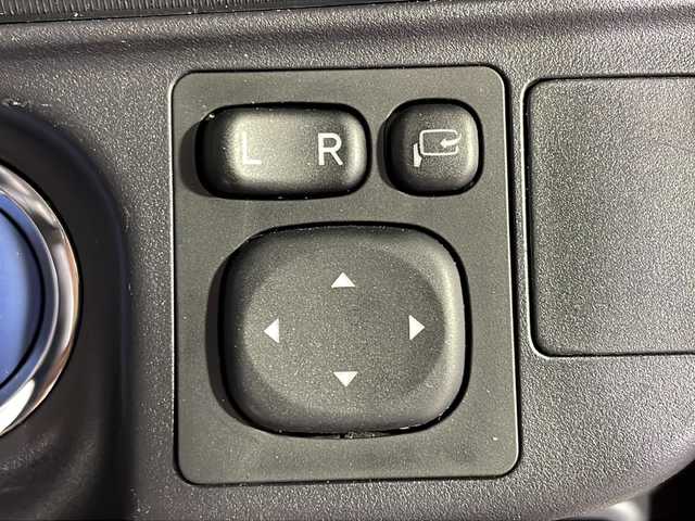 トヨタ アクア S スタイルブラック 沖縄県 2016(平28)年 8.3万km ディープアメジストマイカメタリック 県外仕入れ/禁煙車/純正7インチナビ（NSZT-W66T）/（フルセグ/CD/DVD/BT）/バックカメラ/衝突被害軽減ブレーキ/車線逸脱警報/オートライト/オートハイビーム/社外15インチアルミホイール/社外フロアマット/プッシュスタート/スマートキー/ドアバイザー