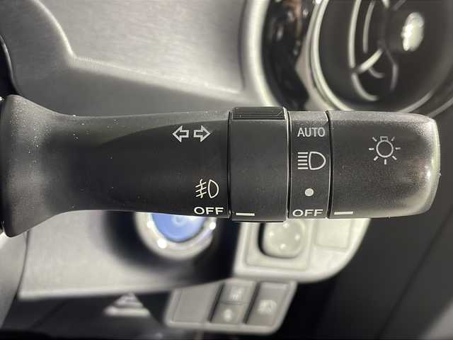 トヨタ アクア S スタイルブラック 沖縄県 2016(平28)年 8.3万km ディープアメジストマイカメタリック 県外仕入れ/禁煙車/純正7インチナビ（NSZT-W66T）/（フルセグ/CD/DVD/BT）/バックカメラ/衝突被害軽減ブレーキ/車線逸脱警報/オートライト/オートハイビーム/社外15インチアルミホイール/社外フロアマット/プッシュスタート/スマートキー/ドアバイザー