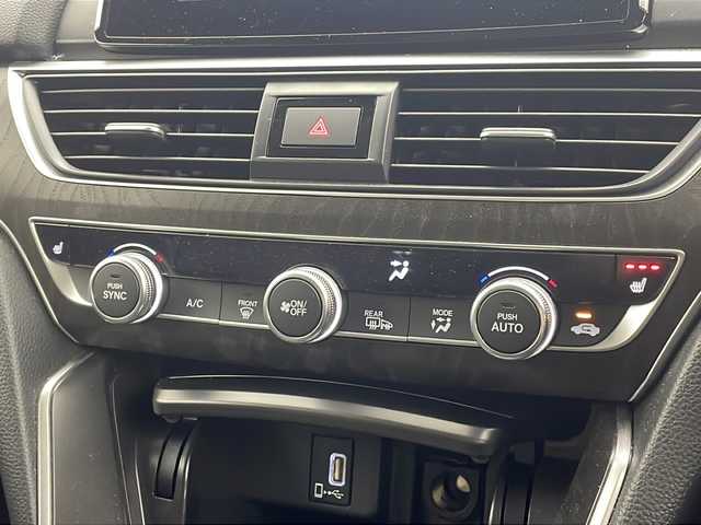 ホンダ アコード EX 茨城県 2020(令2)年 4.4万km プラチナホワイトパール メモリナビ/・バックカメラ/・Bluetooth/・フルセグTV/・AppleCarPlay/追従型クルーズコントロール/ビルドインETC/パワーシート（D+N席）/シートヒーター（D+N席）/サンルーフ/純正フロアマット/社外アルミホイール（Weds）/スペアキー/横滑り防止機能/レーンキープアシスト/衝突被害軽減システム/カーテンエアバッグ/LEDヘッドライト