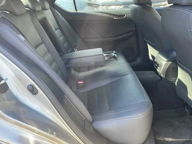 レクサス ＩＳ 300h バージョンL 東京都 2020(令2)年 4.2万km ソニックチタニウム 新車時保証書 /取扱説明書　ナビ説明書/Lexus Ssfety System +/レーントレーシングアシスト/プリクラッシュセーフティー/レーダークルーズコントロール/オートマチックハイビーム/BSM　PKSB/純正メーカーSDナビ/フルセグTV/SD/CD/DVD/Blu-ray/SDREC/BT//USB/AUX/AppleCarplay/バックカメラ　ビルトインETC【2.0】/ドライブレコーダー【前後】/レザーシート/シートヒーター/ベンチレーター/フロントパワーシート【運転席メモリー付】/LEDヘッドライト/スマートキー×2/スマートカードキー×1/クリアランスソナー/サイド/カーテン/ニーエアバック/パドルシフト付ウッドコンビハンドル/19インチアルミ