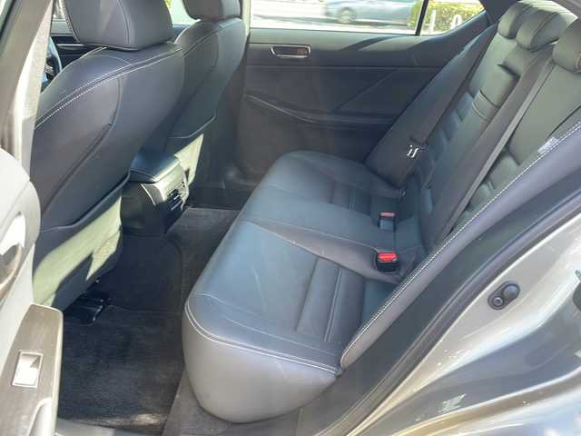 レクサス ＩＳ 300h バージョンL 東京都 2020(令2)年 4.2万km ソニックチタニウム 新車時保証書 /取扱説明書　ナビ説明書/Lexus Ssfety System +/レーントレーシングアシスト/プリクラッシュセーフティー/レーダークルーズコントロール/オートマチックハイビーム/BSM　PKSB/純正メーカーSDナビ/フルセグTV/SD/CD/DVD/Blu-ray/SDREC/BT//USB/AUX/AppleCarplay/バックカメラ　ビルトインETC【2.0】/ドライブレコーダー【前後】/レザーシート/シートヒーター/ベンチレーター/フロントパワーシート【運転席メモリー付】/LEDヘッドライト/スマートキー×2/スマートカードキー×1/クリアランスソナー/サイド/カーテン/ニーエアバック/パドルシフト付ウッドコンビハンドル/19インチアルミ