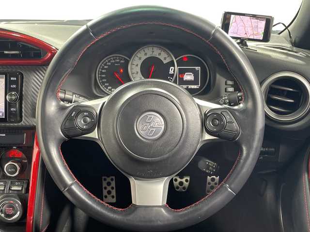 トヨタ ８６ GT 神奈川県 2017(平29)年 3.8万km クリスタルブラックシリカ 純正7インチナビ/ドライブレコーダー(360°)/AIMGAINエアロ/SaRDリアスポイラー/ガナドールマフラー/BLITZ　ADVANCE　PAWER　AIR　CLEANER/ASSURAレーダー/バックカメラ/クルーズコントロール/横滑り防止装置/ETC/LEDヘッドライト/フォグランプ/オートライト/電動格納ミラー/社外18インチAW/プッシュスタート/スマートキー/フロアマット/スペアキー/取扱説明書/保証書