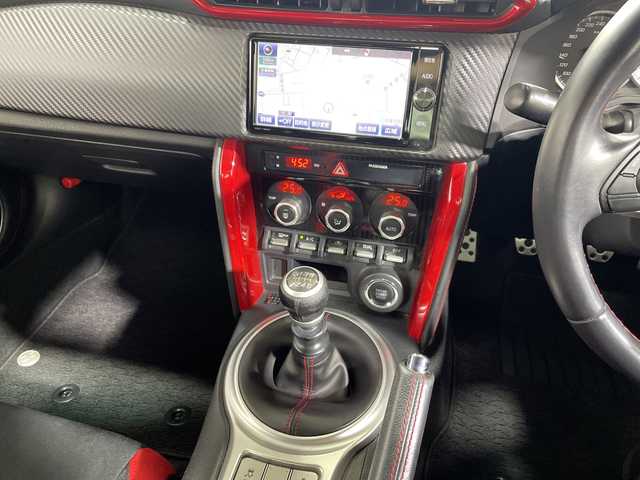 トヨタ ８６ GT 神奈川県 2017(平29)年 3.8万km クリスタルブラックシリカ 純正7インチナビ/ドライブレコーダー(360°)/AIMGAINエアロ/SaRDリアスポイラー/ガナドールマフラー/BLITZ　ADVANCE　PAWER　AIR　CLEANER/ASSURAレーダー/バックカメラ/クルーズコントロール/横滑り防止装置/ETC/LEDヘッドライト/フォグランプ/オートライト/電動格納ミラー/社外18インチAW/プッシュスタート/スマートキー/フロアマット/スペアキー/取扱説明書/保証書