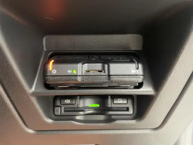 マツダ ＣＸ－６０ XD エクスクルーシブモード 鹿児島県 2023(令5)年 1万km ロジウムホワイトプレミアムメタリック 禁煙車　/マツダコネクトナビ/(フルセグTV/Bluetooth/AppleCarPlay/androidAuto)/アラウンドビューモニター/BOSEサウンド/全席シートヒーター/前席ベンチレーション/前席パワーシート/ステアリングヒーター/パノラマサンルーフ/前後ドライブレコーダー/オートマチックハイビーム/置くだけ充電/ETC/電動パーキングブレーキ/純正アルミホイール　/LEDヘッドライト