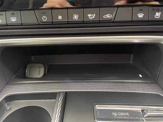 マツダ ＣＸ－６０ XD エクスクルーシブモード 鹿児島県 2023(令5)年 1万km ロジウムホワイトプレミアムメタリック 禁煙車　/マツダコネクトナビ/(フルセグTV/Bluetooth/AppleCarPlay/androidAuto)/アラウンドビューモニター/BOSEサウンド/全席シートヒーター/前席ベンチレーション/前席パワーシート/ステアリングヒーター/パノラマサンルーフ/前後ドライブレコーダー/オートマチックハイビーム/置くだけ充電/ETC/電動パーキングブレーキ/純正アルミホイール　/LEDヘッドライト