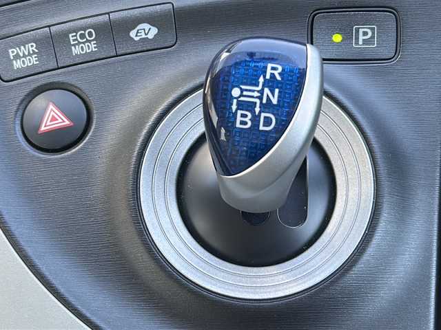 トヨタ プリウス S ツーリングセレクション 茨城県 2011(平23)年 5万km ブラック 社外ナビ　フルセグ/CD/DVD/BT/バックカメラ/ビルトインETC/オートライト/フォグランプ/純正フロアマット