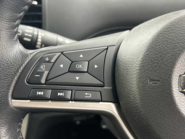 日産 セレナ ハイウェイスター 鹿児島県 2016(平28)年 7.3万km ブリリアントホワイトパール 純正SDナビ/(BT/CD/DVD/AM/FM/フルセグTV)/純正9インチフリップダウンモニター/アラウンドビューモニター/両側パワースライドドア/エマージェンシーブレーキ/バックカメラ/前後ドライブレコーダー/アイドリングストップ/前後コーナーセンサー/パーキングアシスト/ウォークスルー/電動パーキングブレーキ/オートホールド/革巻きステアリング/ステアリングスイッチ/TVキャンセラー/レーンキープアシスト/純正16インチアルミホイール/純正フロアマット/純正LEDヘッドライト/保証書/取扱説明書