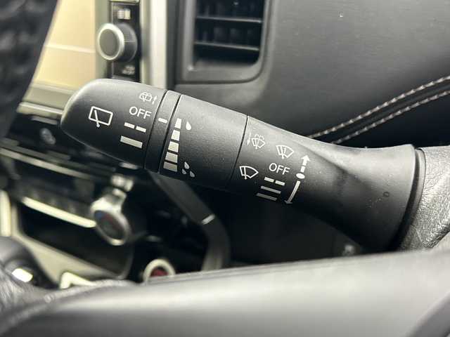 日産 セレナ ハイウェイスター 鹿児島県 2016(平28)年 7.3万km ブリリアントホワイトパール 純正SDナビ/(BT/CD/DVD/AM/FM/フルセグTV)/純正9インチフリップダウンモニター/アラウンドビューモニター/両側パワースライドドア/エマージェンシーブレーキ/バックカメラ/前後ドライブレコーダー/アイドリングストップ/前後コーナーセンサー/パーキングアシスト/ウォークスルー/電動パーキングブレーキ/オートホールド/革巻きステアリング/ステアリングスイッチ/TVキャンセラー/レーンキープアシスト/純正16インチアルミホイール/純正フロアマット/純正LEDヘッドライト/保証書/取扱説明書