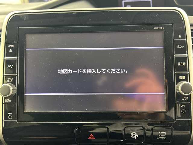 日産 セレナ ハイウェイスター 鹿児島県 2016(平28)年 7.3万km ブリリアントホワイトパール 純正SDナビ/(BT/CD/DVD/AM/FM/フルセグTV)/純正9インチフリップダウンモニター/アラウンドビューモニター/両側パワースライドドア/エマージェンシーブレーキ/バックカメラ/前後ドライブレコーダー/アイドリングストップ/前後コーナーセンサー/パーキングアシスト/ウォークスルー/電動パーキングブレーキ/オートホールド/革巻きステアリング/ステアリングスイッチ/TVキャンセラー/レーンキープアシスト/純正16インチアルミホイール/純正フロアマット/純正LEDヘッドライト/保証書/取扱説明書