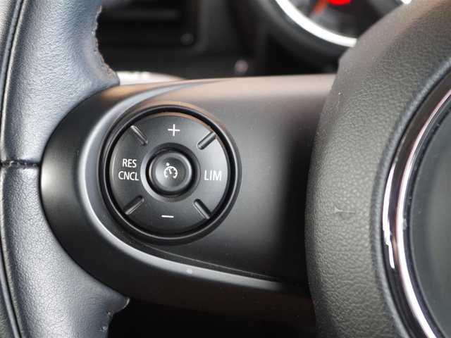 ＭＩＮＩ ミニ クラブマン クーパーSD 埼玉県 2016(平28)年 3万km ピュアバーガンディー オートクルーズコントロール /ペッパーパッケージ /パークディスタンスコントロール /バックカメラ /iDriveナビ /ドラレコ /ルームミラー内臓ETC /Bluetooth /アイドリングストップシステム /横滑り防止装置