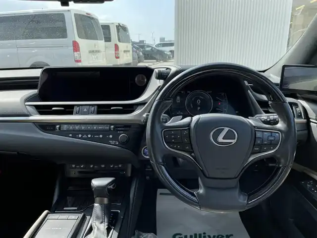 レクサス ＥＳ 300h バージョンL 石川県 2019(令1)年 6.6万km マーキュリーグレーマイカ サンルーフ/純正メモリーナビ/フルセグTV/全方位カメラ/三眼LEDヘッドライト/ETC/デジタルインナーミラー/デジタルアウターミラー/置くだけ充電/革シート/シートヒーター&クーラー/レーダークルーズ/トヨタセーフティセンス/パワートランク/純正アルミホイール/レーンキープアシスト/スマートキー/プッシュスタート/電動ミラー/保証書