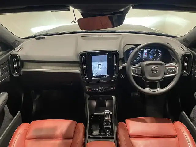 ボルボ ＸＣ４０ T5 AWD インスクリプション 愛知県 2020(令2)年 3.9万km ブラック パノラミックＳ／Ｒ　/ハーマンカードンサウンド　/ＨＵＤ　/赤革シート　/シートヒーター　/純正ナビ　/Ｂｌｕｅｔｏｏｔｈ　/ミラーリンク　/フルセグＴＶ　/３６０度カメラ　/ＡＣＣ　/ＬＫＡ　/ＢＳＭ　/ＬＥＤヘッドライト/アダプティブヘッドライト/ＥＴＣ２．０/プッシュスタート/アイドリングストップ