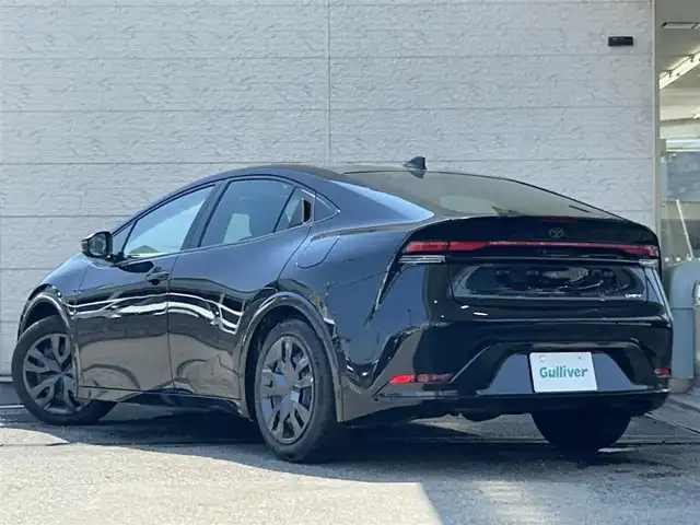 トヨタ プリウス Z 兵庫県 2023(令5)年 3.4万km アティチュードブラックマイカ 登録時走行距離：33269km/メーカー純正ナビ/　BT フルセグTV/全方位カメラ/プリクラッシュセーフティシステム/レーンキープアシスト/レーダークルーズコントロール/ブラインドスポットモニター/プロアクティブドライビングアシスト/クリアランスソナー/リアクロストラフィックアラート/リアカメラディテクション/パーキングサポートブレーキ/ロードサインアシスト/LEDヘッドライト/オートライト/オートハイビーム/レベライザヘッドライト/ブラックレザーシート/シートヒーター/エアシート/パワーシート/シートメモリ/ビルトインETC2.0/デジタルインナーミラー/100V充電/置くだけ充電/横滑り防止装置/純正フロアマット/革巻きステアリング/ステアリングスイッチ/ステアリングヒーター/プッシュスタート/スマートキー