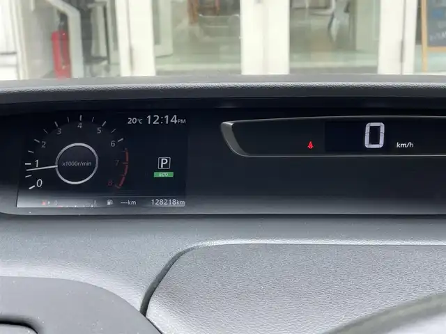日産 セレナ ハイウェイスター 秋田県 2016(平28)年 12.9万km ダイヤモンドブラック (株)IDOMが運営する【じしゃロン 秋田店】の自社ローン専用車両になります。こちらは現金またはオートローンご利用時の価格です。自社ローンご希望の方は別途その旨お申付け下さい/４WD/純正ナビ/フルセグテレビ/バックカメラ/ETC/エマージェンシーブレーキ/両側パワースライドドア