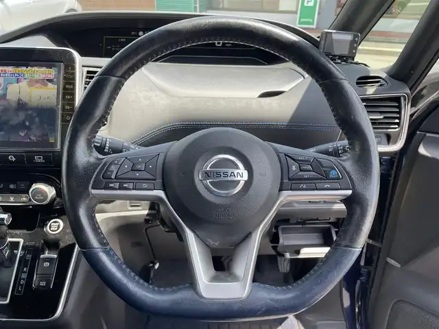 日産 セレナ オーテック セーフティパッケージ 長野県 2020(令2)年 4.6万km 青 純正ナビ（FM/AM、CD、DVD、BL、USB、BT、AUX/NISSANCONECT）/バックカ、全方位カメラ/フルセグテレビ、/パーキングアシスト/ETC/ステアリングヒーター/ブラインドスポットモニター/フルエアロ/前後ドライブレコーダー/前後コーナーセンサー/両側パワースライドドア/前席シートヒーター/横滑り防止装置/盗難防止装置/衝突軽減システム/ダブルサイドエアバック/カーテンエアバック/純正フロアマット/LEDオートライト/エンジンスターター/スペアキー（１本）/社外１６AW/革ステアリング/保証書、取扱説明書