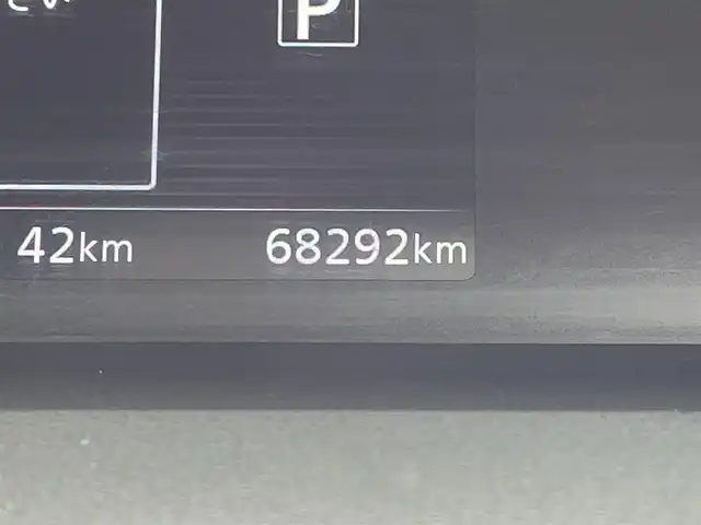 日産 セレナ e－パワー ハイウェイスター V 千葉県 2018(平30)年 6.9万km ブリリアントホワイトパール 2トーン 純正9インチナビ/(フルセグTV/BT/CD/DVD/FM/AM)/全周囲カメラ/衝突被害軽減システム/車線逸脱警報/クルーズコントロール/フリップダウンモニター/両側パワースライドドア/ハンズフリーオートスライドドア/横滑り防止装置/ETC/ドライブレコーダー/アイドリングストップ/LEDヘッドライト/フォグランプ/オートライト/ウィンカーミラー/電動格納ミラー/純正15インチAW/前席シートヒーター/シートリフター/ステアリングヒーター/プッシュスタート/スマートキー/スペアキー/フロアマット/ドアバイザー/取扱説明書/保証書