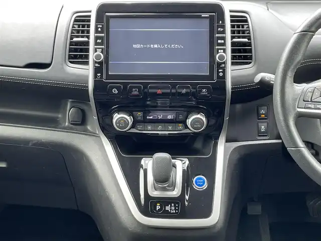 日産 セレナ e－パワー ハイウェイスター V 千葉県 2018(平30)年 6.9万km ブリリアントホワイトパール 2トーン 純正9インチナビ/(フルセグTV/BT/CD/DVD/FM/AM)/全周囲カメラ/衝突被害軽減システム/車線逸脱警報/クルーズコントロール/フリップダウンモニター/両側パワースライドドア/ハンズフリーオートスライドドア/横滑り防止装置/ETC/ドライブレコーダー/アイドリングストップ/LEDヘッドライト/フォグランプ/オートライト/ウィンカーミラー/電動格納ミラー/純正15インチAW/前席シートヒーター/シートリフター/ステアリングヒーター/プッシュスタート/スマートキー/スペアキー/フロアマット/ドアバイザー/取扱説明書/保証書