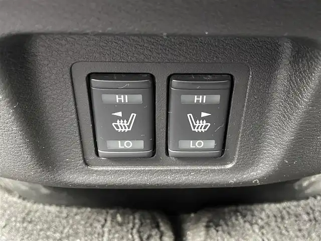 日産 セレナ e－パワー ハイウェイスター V 千葉県 2018(平30)年 6.9万km ブリリアントホワイトパール 2トーン 純正9インチナビ/(フルセグTV/BT/CD/DVD/FM/AM)/全周囲カメラ/衝突被害軽減システム/車線逸脱警報/クルーズコントロール/フリップダウンモニター/両側パワースライドドア/ハンズフリーオートスライドドア/横滑り防止装置/ETC/ドライブレコーダー/アイドリングストップ/LEDヘッドライト/フォグランプ/オートライト/ウィンカーミラー/電動格納ミラー/純正15インチAW/前席シートヒーター/シートリフター/ステアリングヒーター/プッシュスタート/スマートキー/スペアキー/フロアマット/ドアバイザー/取扱説明書/保証書